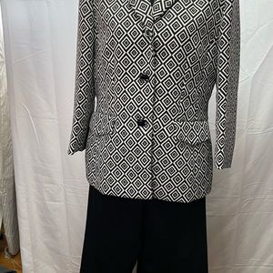 Tahari 2pc pants suit